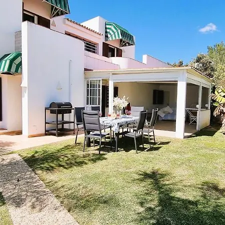 Navegante Com Piscina Privada Em *