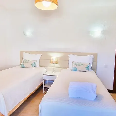 Navegante Com Piscina Privada Em